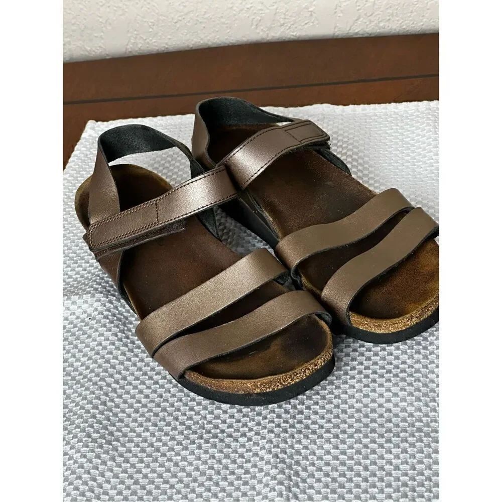 Naot comfort sandals size 8